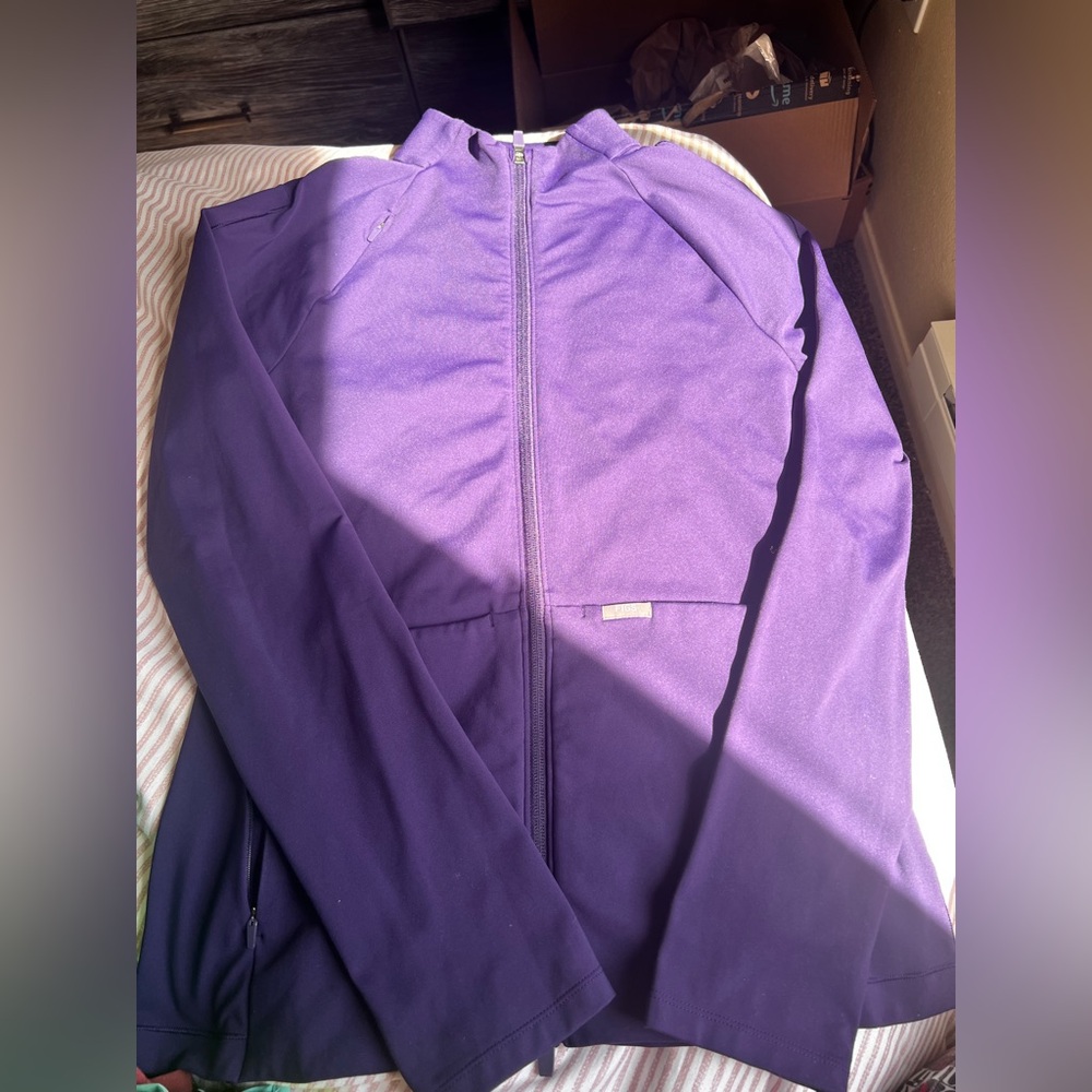 Figs purple jam, contour jacket